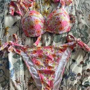 Adorable push up top bikini!